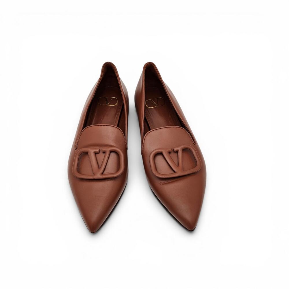Valentino Garavani Vlogo Flat Loafer Brown Leather Pointed Toe Size 37.5 7.5